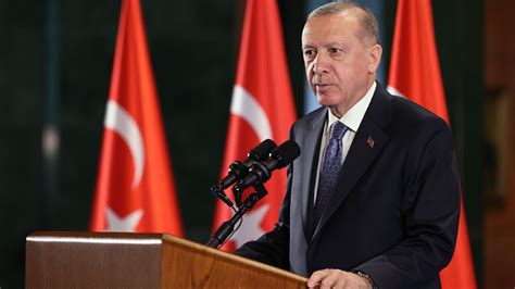 C­u­m­h­u­r­b­a­ş­k­a­n­ı­ ­E­r­d­o­ğ­a­n­­d­a­n­ ­m­i­l­l­i­ ­s­p­o­r­c­u­y­a­ ­t­e­b­r­i­k­